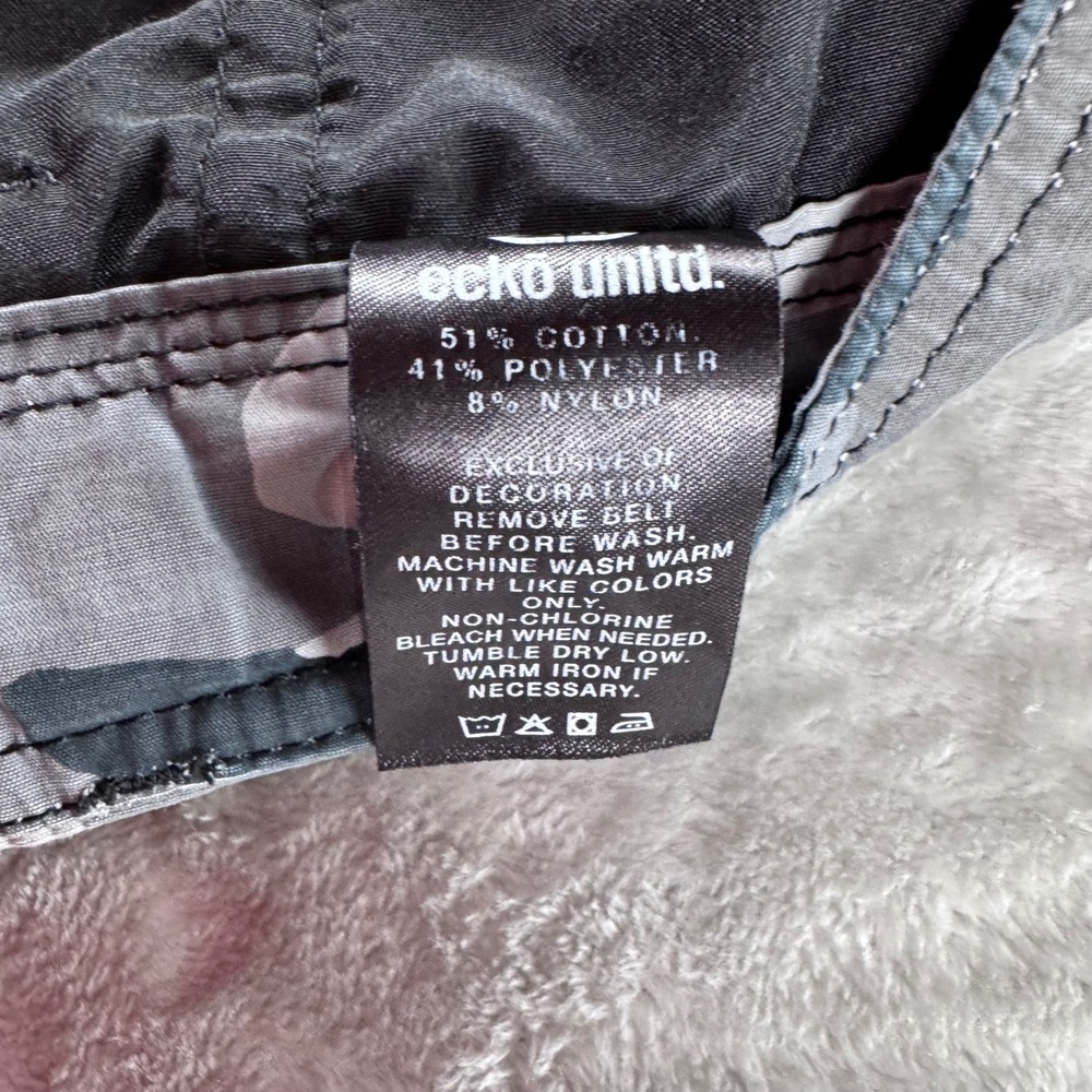 Ecko Unltd Camo Cargo Shorts Mens 32 Streetwear Y2K Skate Utility Baggy Gray - Picture 4 of 14